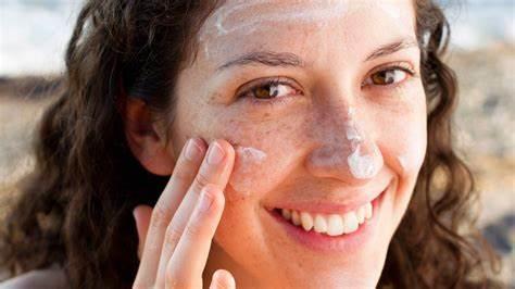 بهترین ضد آفتاب برای پوست خشک و لک دار چیست؟